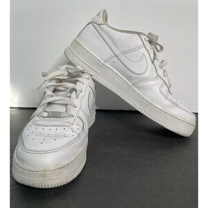 Nike Air Force 1 Youth Size 7Y Low Triple White Casual Shoe Sneaker Women Sz 8.5